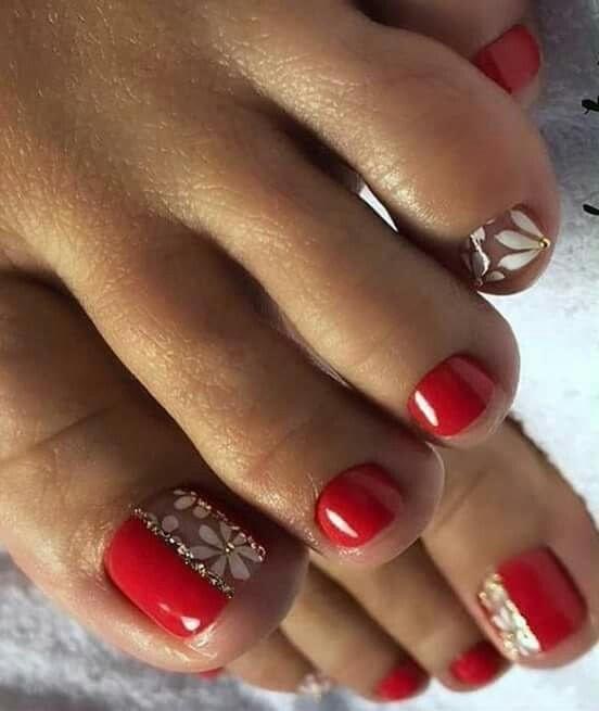 MANICURA/PEDICURA BÁSICA